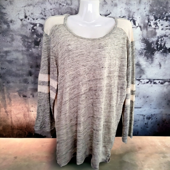 New!! J.Crew Designer Grey and Ivory Colorblock Warm 3/4 Sleeve Top!! Size M. - Picture 6 of 15